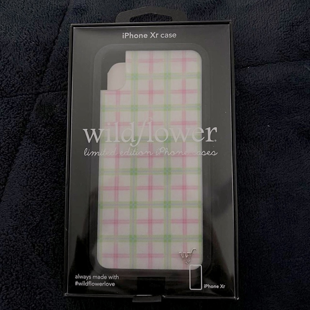 iphone xr wildflower phone case plaid